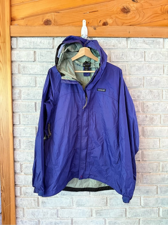 Patagonia Jackets & Blazers - Vintage Patagonia Purple Lightweight Rain Jacket with Hood